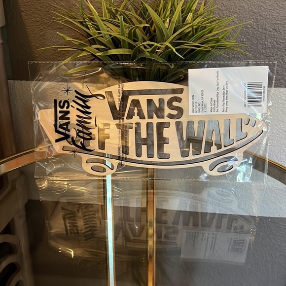 Vans Family Reward wood sign. Skateboard/wood. NWT - Picture 8 of 8